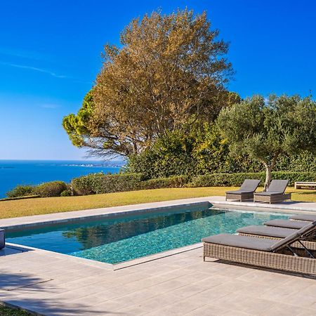Grande Azzurro In Lakithra Villa ภายนอก รูปภาพ