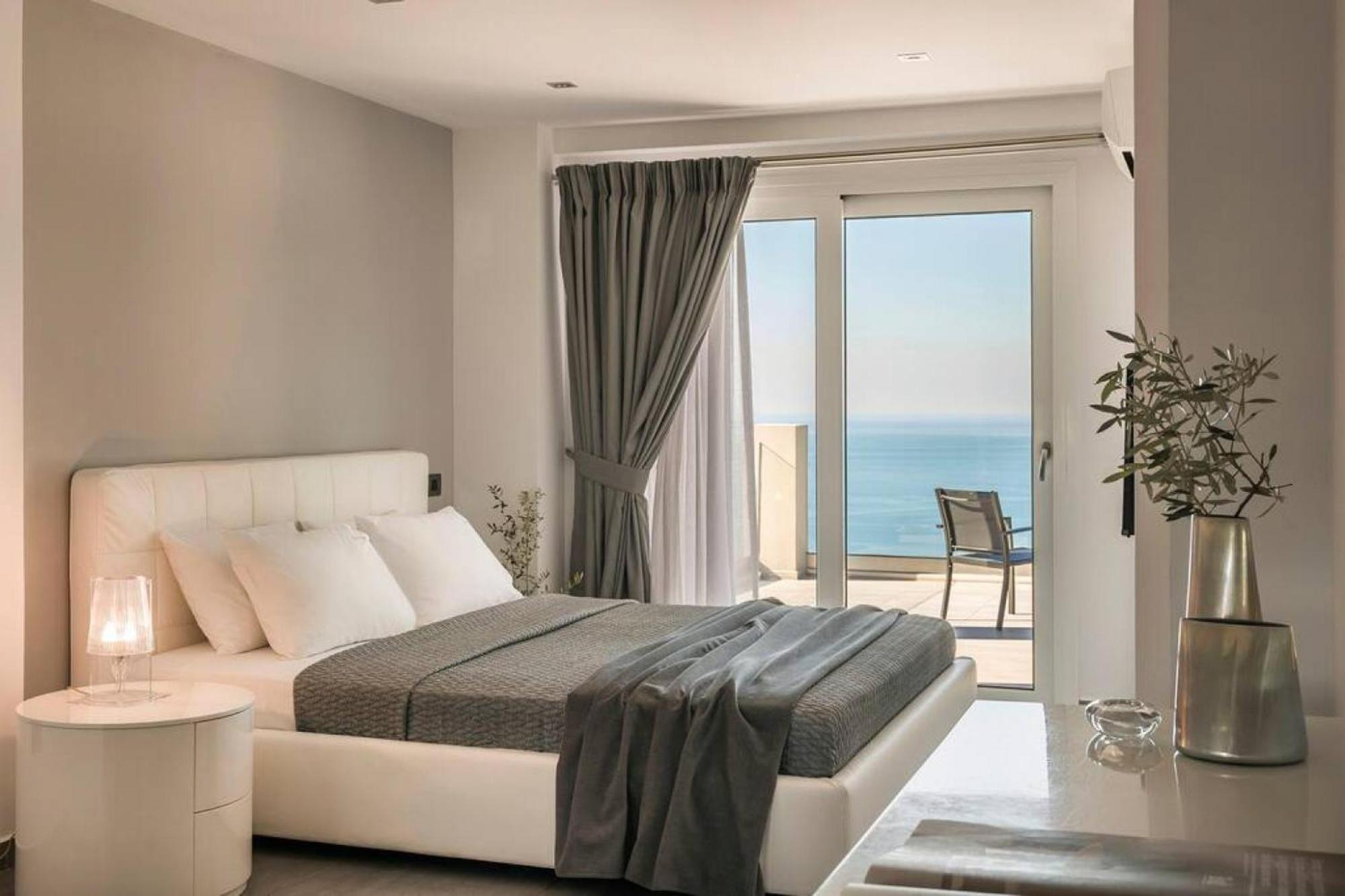 Grande Azzurro In Lakithra Villa ภายนอก รูปภาพ