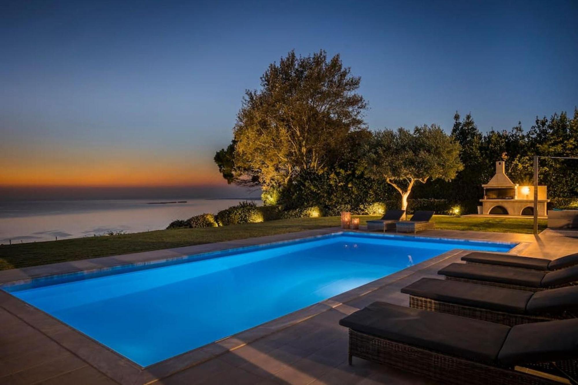 Grande Azzurro In Lakithra Villa ภายนอก รูปภาพ