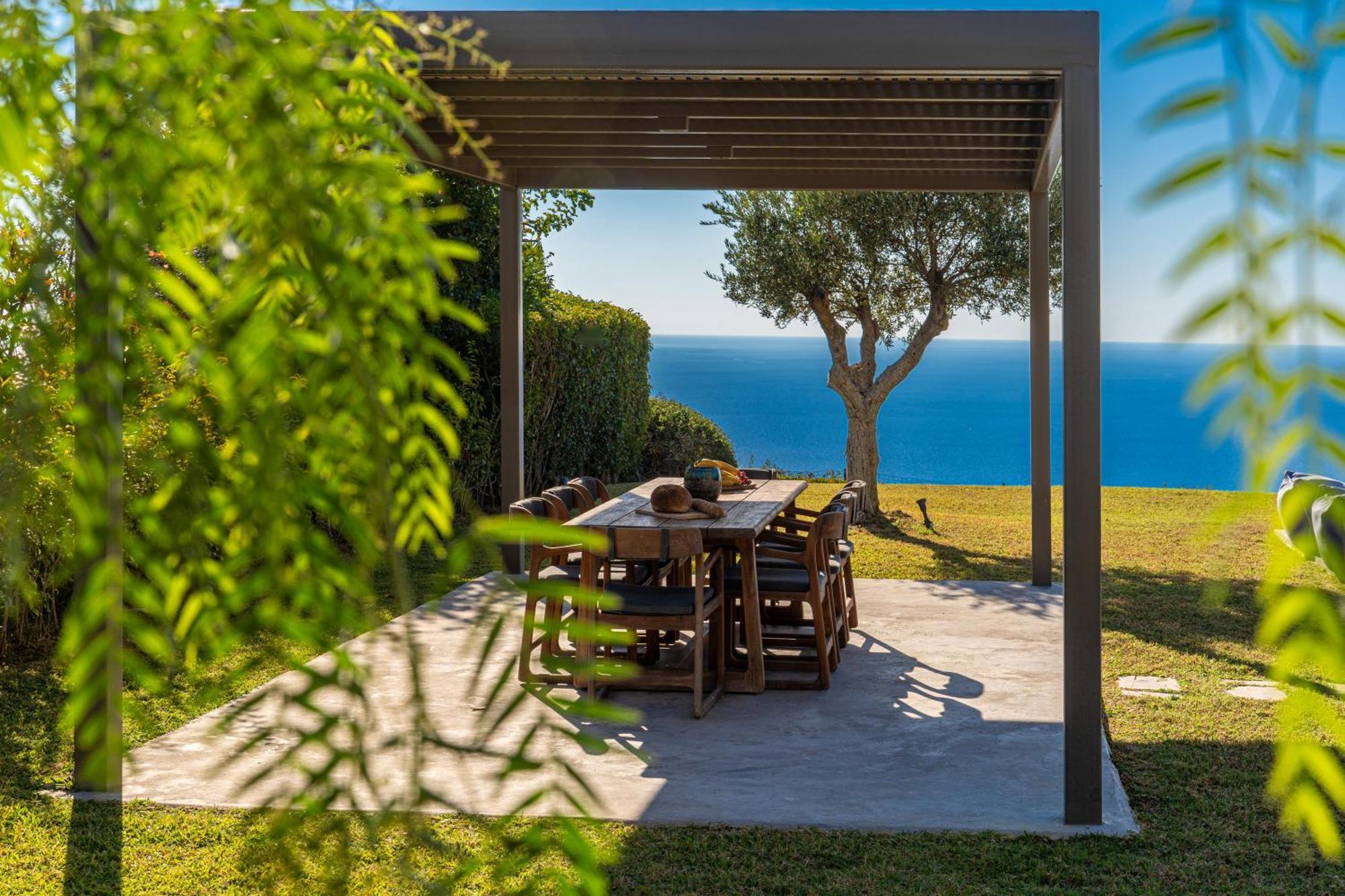 Grande Azzurro In Lakithra Villa ภายนอก รูปภาพ