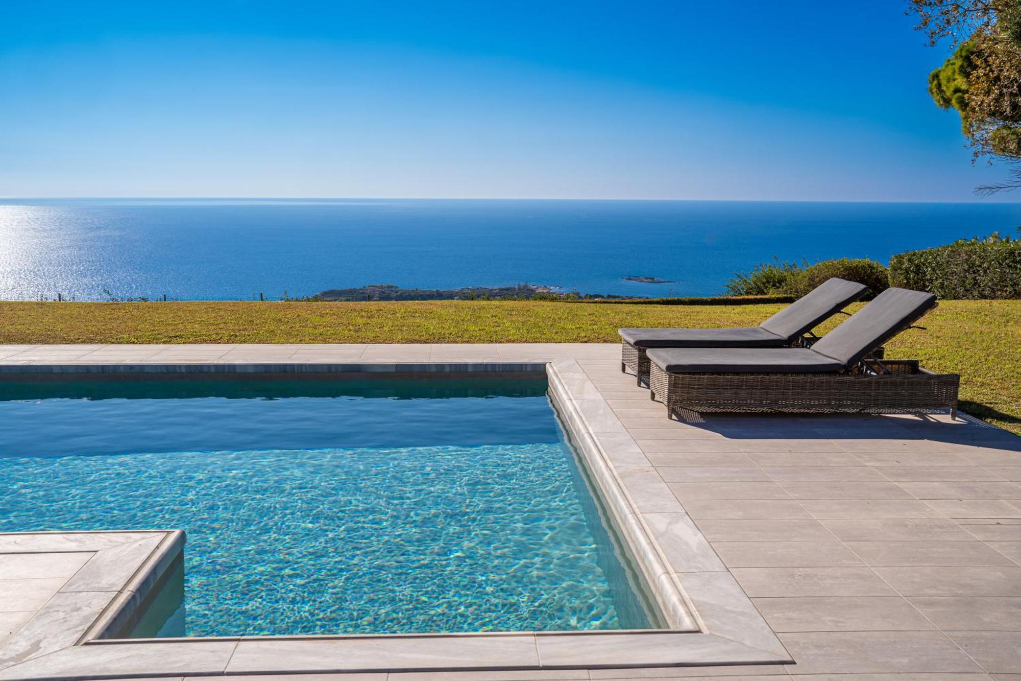 Grande Azzurro In Lakithra Villa ภายนอก รูปภาพ