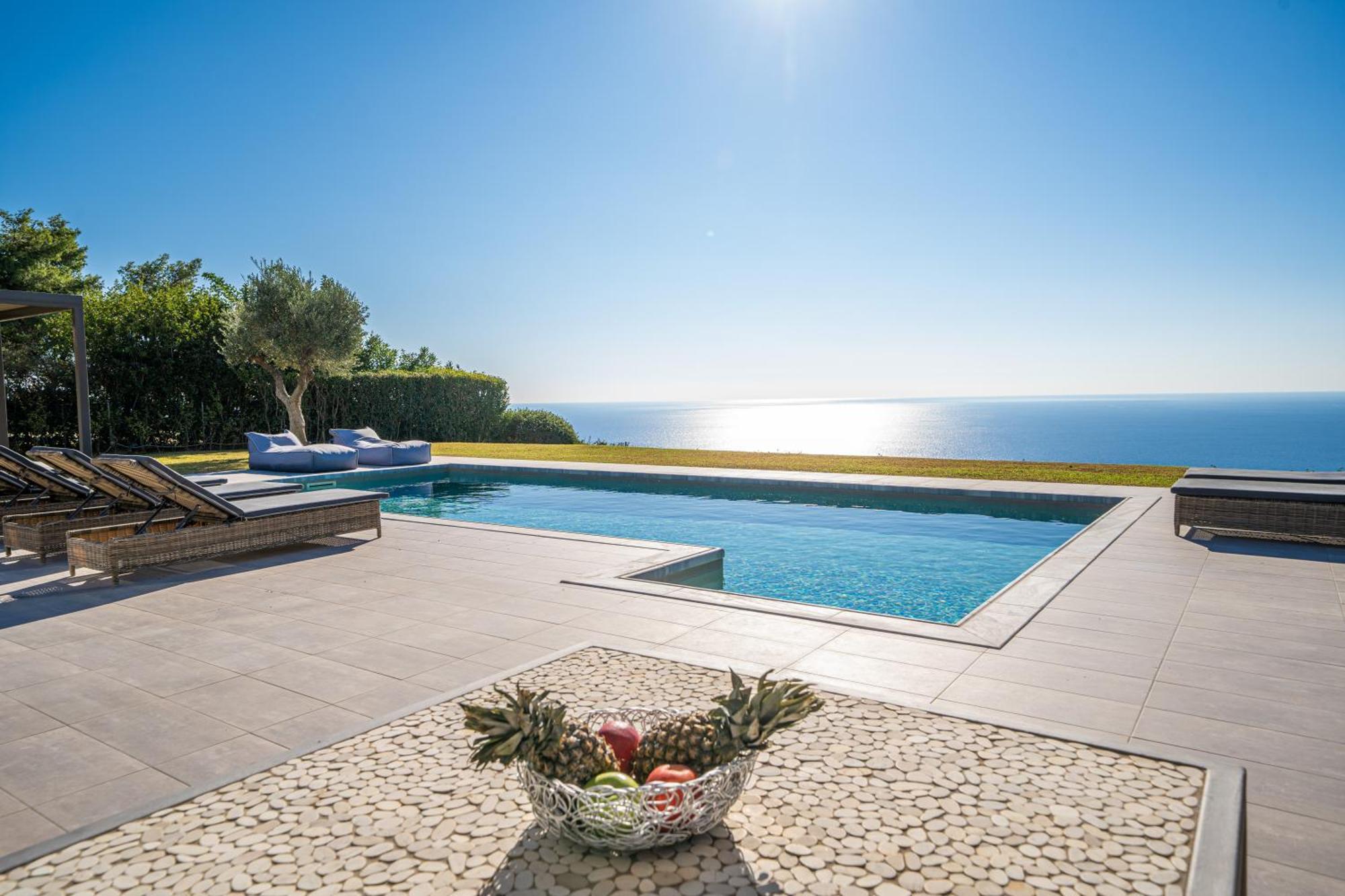 Grande Azzurro In Lakithra Villa ภายนอก รูปภาพ