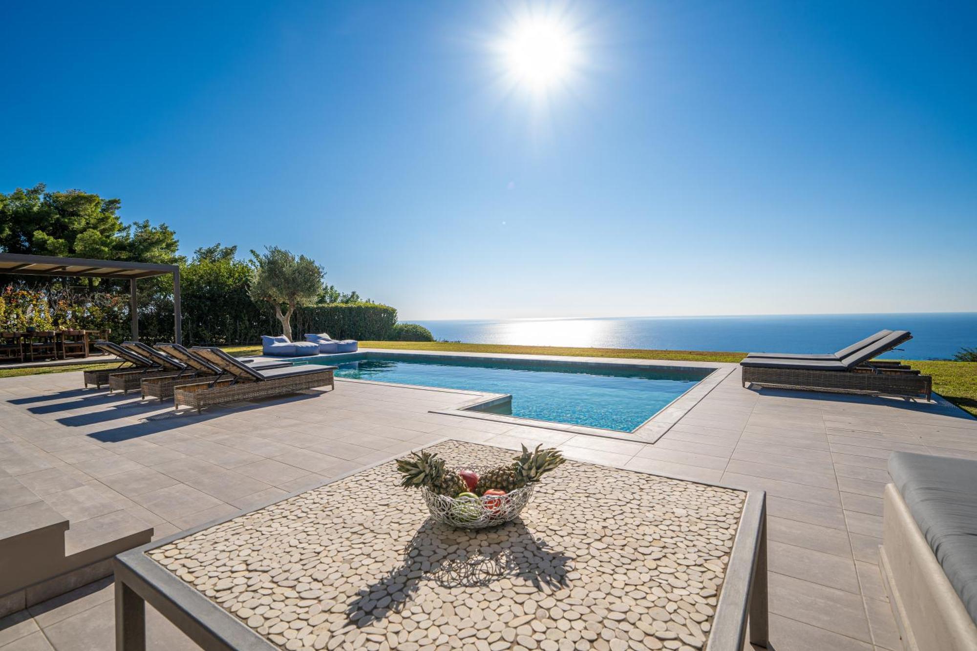 Grande Azzurro In Lakithra Villa ภายนอก รูปภาพ